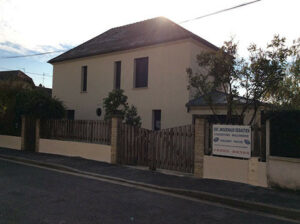 Maison avec toiture en tuiles